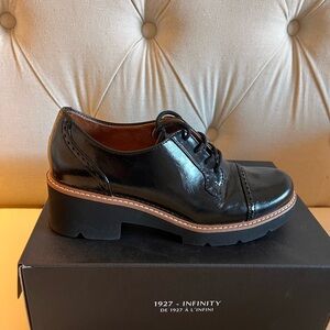 Naturalizer, Black Oxfords, lug sole